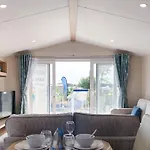 Cayton Bay Kestrel40