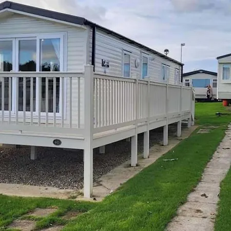 Cayton Bay Kestrel40 * Σκάρμπορο