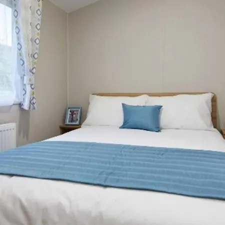 Cayton Bay Kestrel40 Holiday home
