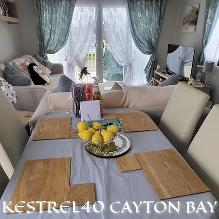 Cayton Bay Kestrel40 *