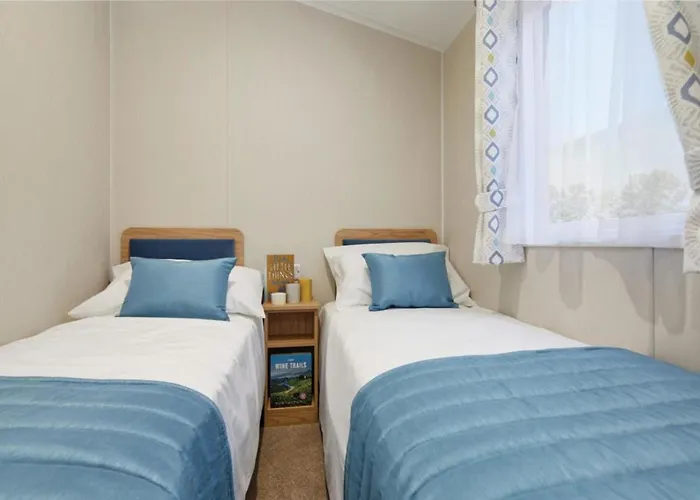 Cayton Bay Kestrel40