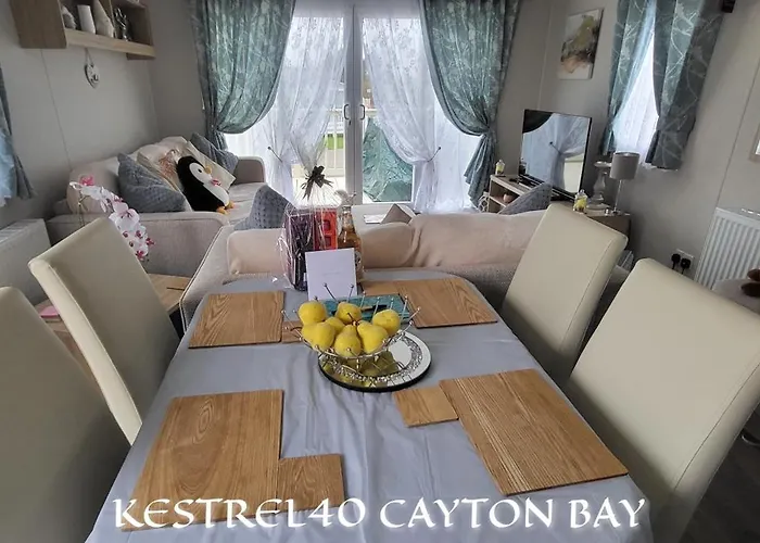 Cayton Bay Kestrel40 *